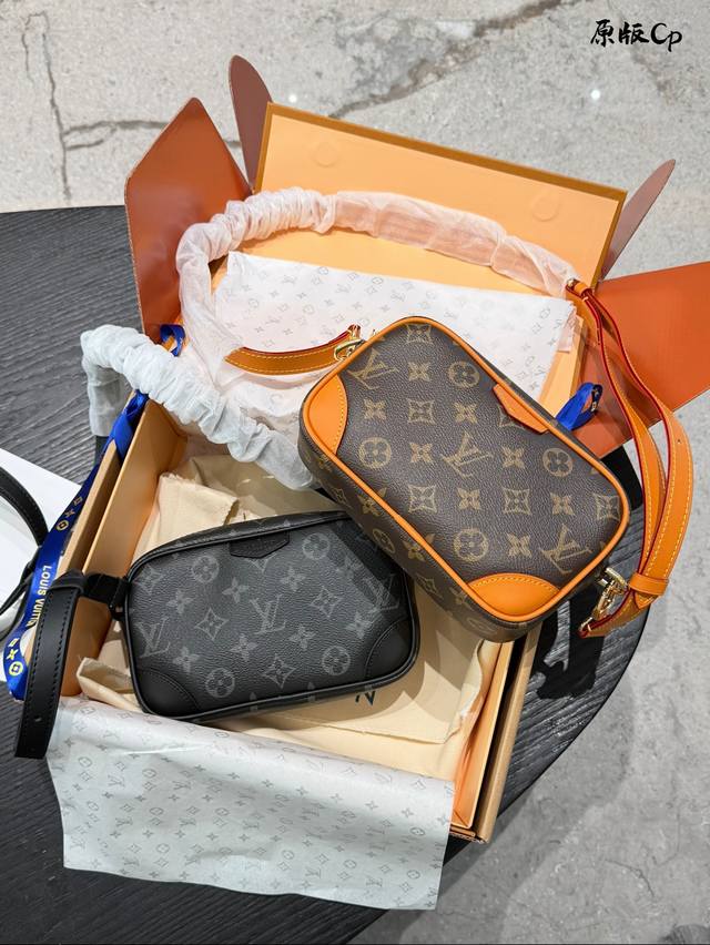 Original Leather LV Nano Alpha Men's Camera Bag LV Nano Alpha men's camera bag,