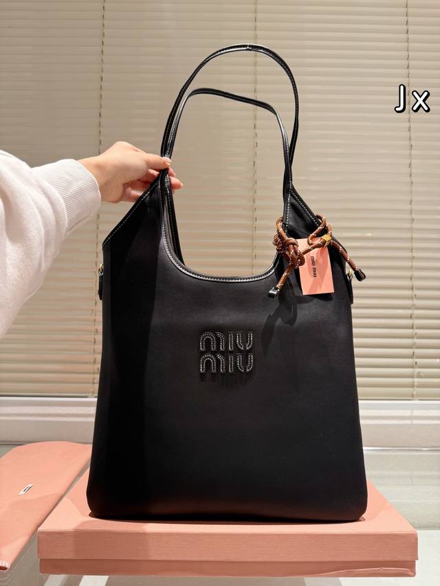 Miumiu Shopping Bag A must-have for fashionistas this fall and winter~ Tote bag