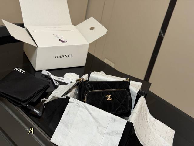 Comes with a folding box/airplane box Chanel New 25N Ski Velvet Five-Pointed St