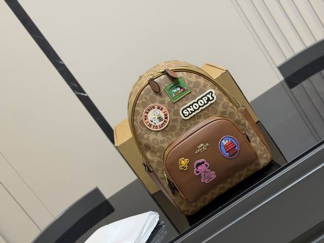 Comes with a box Size: 27.33cm Coach backpack...New style! Absolutely stunning!