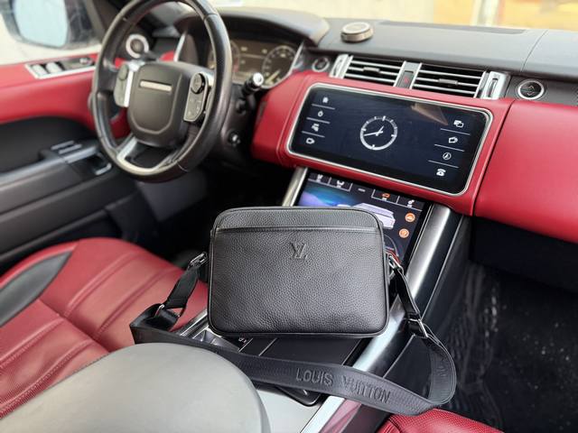 High-end new "Louis Vuitton" Lv shoulder bag, Louis Vuitton cowhide shoulder/cr