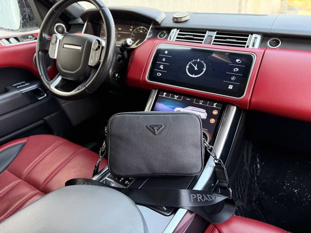 High-end new "Prada" shoulder bag, Prada cowhide shoulder/crossbody bag, adjust