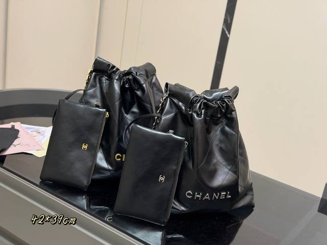 Upgraded Airplane Box Size: 42*39Cm So easy to match, waaaaa! Chanel 22 Bag is