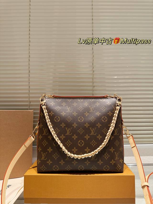 LV New Multipass from the Official Store - Celebrity Style It's so versatile, pe
