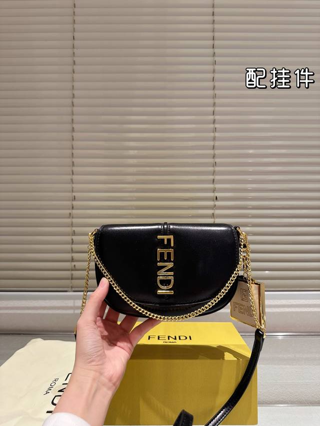 Comes with charm Fendi 25Fw Fall/Winter mini bag is here Recommended with two c