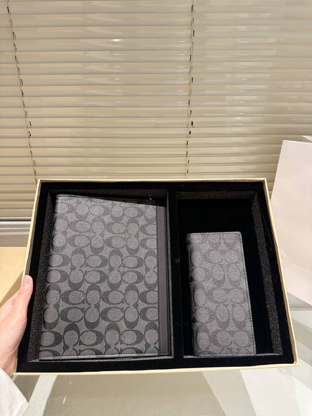 Original Wallet/Clutch with Gift Box High-Quality Version! Coach Leather Wallet