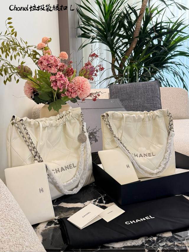 Chanel 22 Bag Trash Bag So versatile! Chanel is truly Chanel! I have to praise C