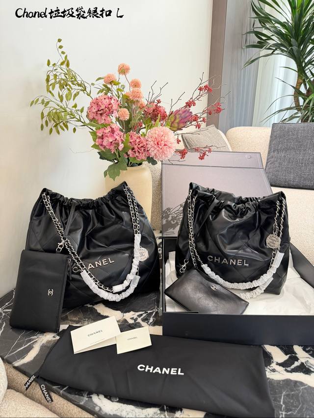 Chanel 22 Bag Trash Bag So versatile! Chanel is truly Chanel! I have to praise