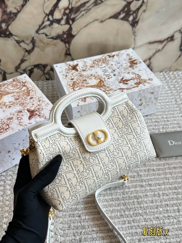 Dior Caro Chain Bag Original Fabric DDD. Diorcaro chain belt bag, super gentle d