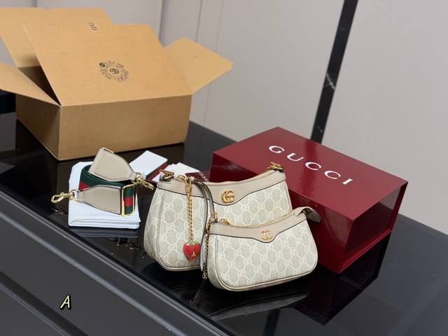 Comes with a folding box/airplane box Gucci's Ophidia series monogram shoulder