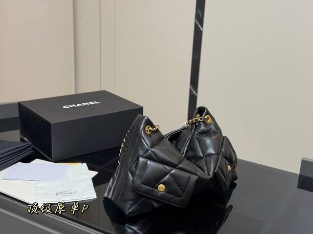 Comes with a folding box Chanel 25K is so beautiful! The bow is still timeless,