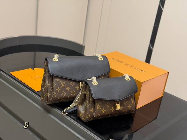 Folding Box/Airplane Box Lv pallas Chain A very feminine bag It looks good whet