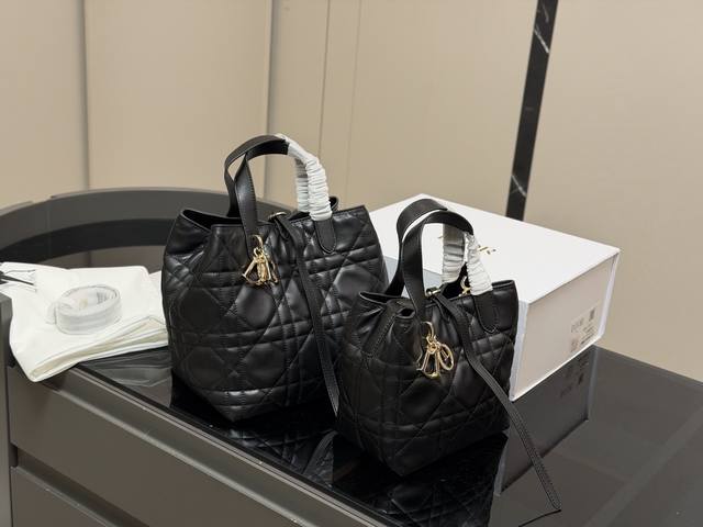 Comes with Box Dior Toujours Vertical Indigenous Bag The Indigenous bag is full