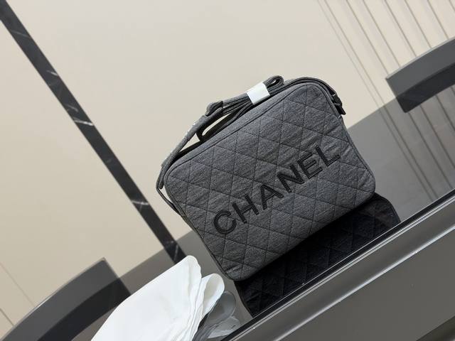 No Box Size: 28.22Cm Chanel Denim Bowling Bag Get it! Get it! This year's bowlin No Box Size: 28.22Cm Chanel Denim Bowling Bag Get it! Get it! This year's bowlin