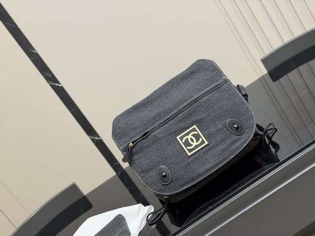 Chanel is awesome, it has to be denim! Denim is such a casual and practical mate Chanel is awesome, it has to be denim! Denim is such a casual and practical mate