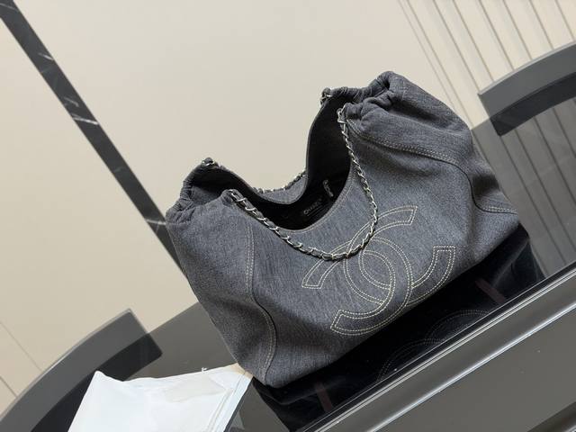 No Box Size: 43.28cm Chanel Denim Beach Bag Get it now! Get it now! This year's No Box Size: 43.28cm Chanel Denim Beach Bag Get it now! Get it now! This year's