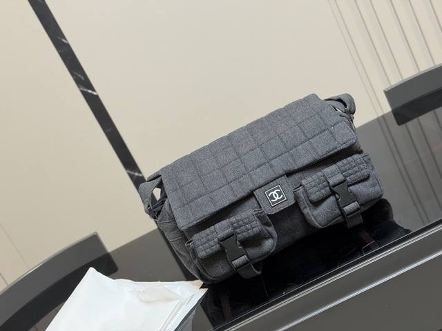 Chanel Travel Bag Vintage Chanel. Retro Outfit Denim is perfect for Instantly cr Chanel Travel Bag Vintage Chanel. Retro Outfit Denim is perfect for Instantly cr