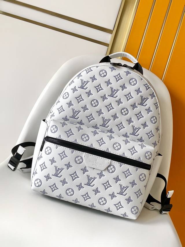 163C01 Top-tier original replica M46553 white embossed Discovery backpack. This