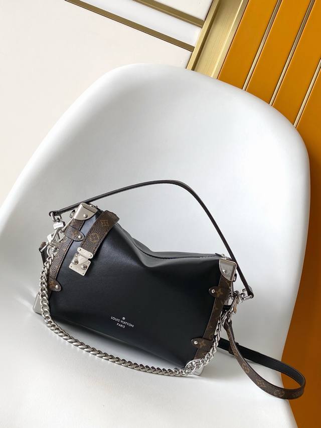 M15195 Top-tier original single item, dynamic design. This Side Trunk Vibe handb