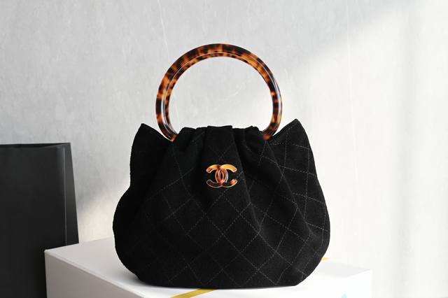 Platinum Edition Authentic Packaging as shown in the picture. Brand new arrival