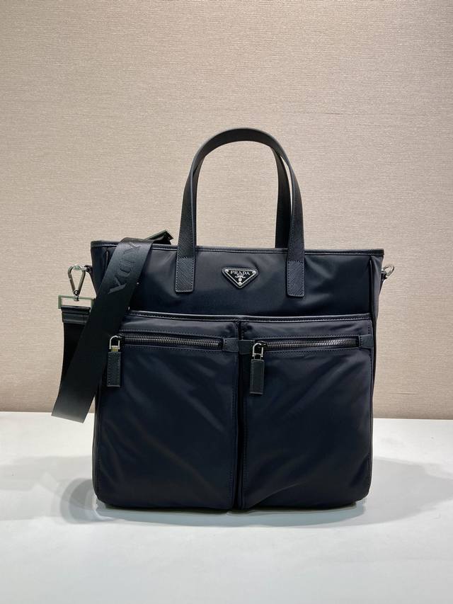 p7280p's new men's bag, 2Vg upgraded version . This tote bag is made of importe
