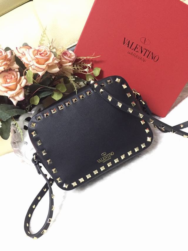 Model: 0809B Plain Weave Smile] Classic camera bag, clean and crisp cut, easily