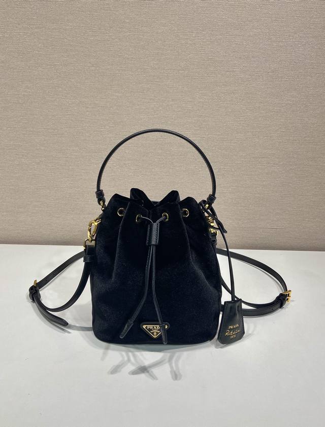 Premium Version Velvet Bucket Bag 1Be067 Velvet This bucket bag is made of impor