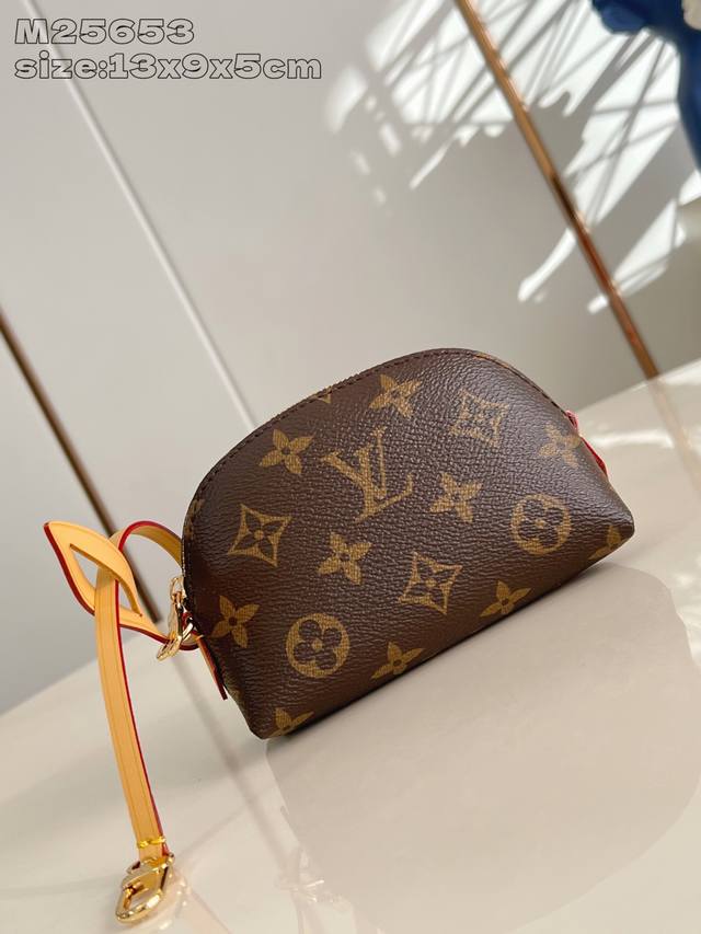 Factory Price p Top-Tier Original M25653 This compact cosmetic coin purse is ins