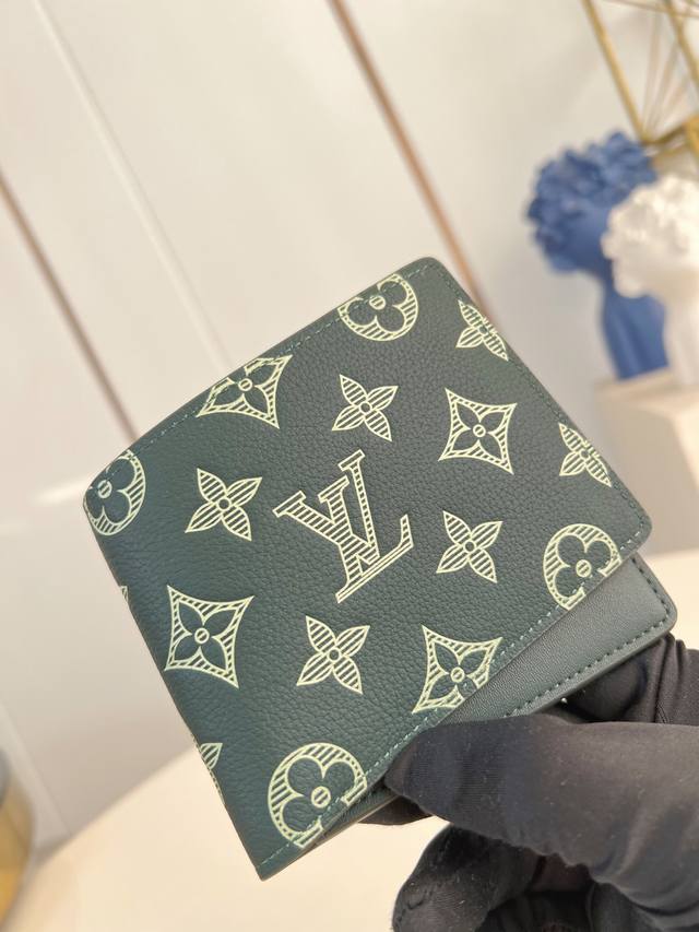 Factory Price p Top-Tier Original M27150 Multiple Wallet Made of Monogram Canvas