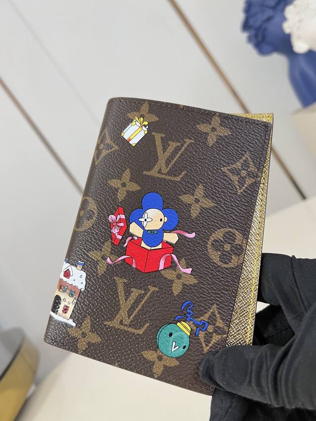 Factory Price p Top-Tier Original M15327 A favorite accessory for modern travele