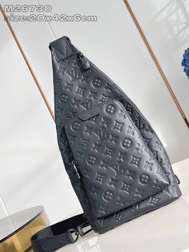 Factory Price p Top-Tier Original M26730 This Duo crossbody bag is crafted from