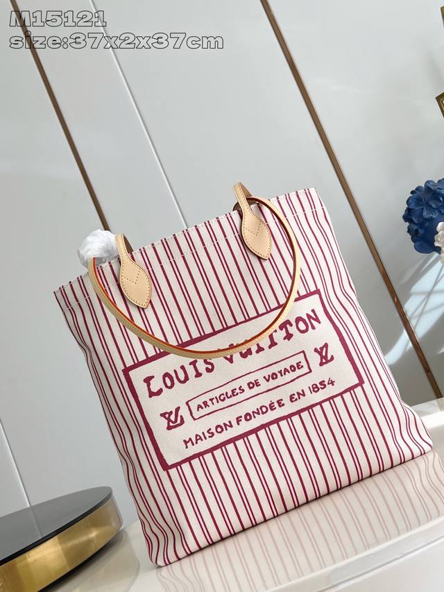 Factory Price p Top-tier original M15121 Carry It handbag is from the Louis Vuit