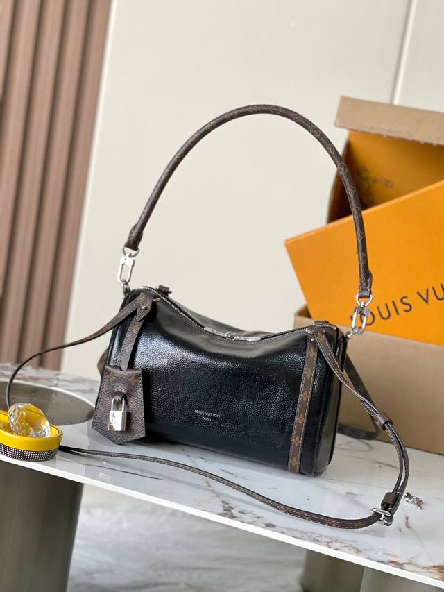 Premium Mb Original Leather Express Small Handbag Model: M27920 Black Oil Wax L