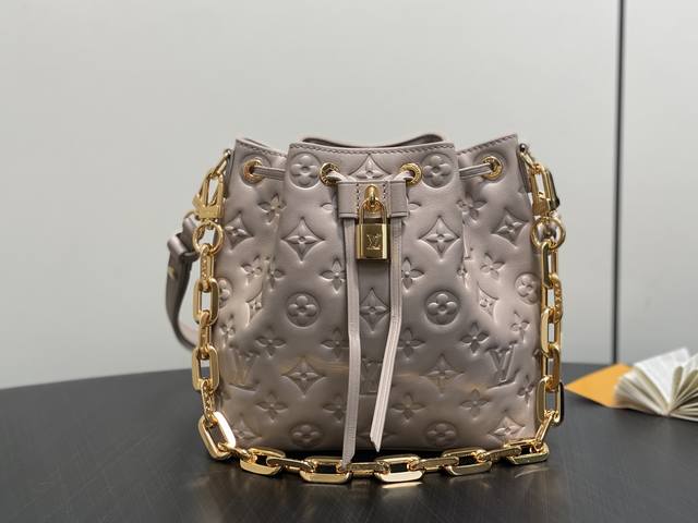 Original Quality M26530 Khaki Full Leather Embossed Chain Bucket Bag, New Season