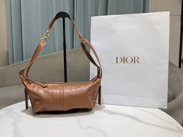 Journey Hobo Bag Caramel Dark Brown 6603 Brown This D-Journey handbag is a new a