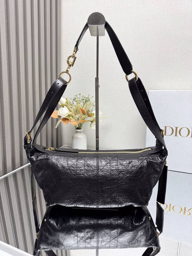 This D-Journey handbag is a new addition to the collection, making a stunning d