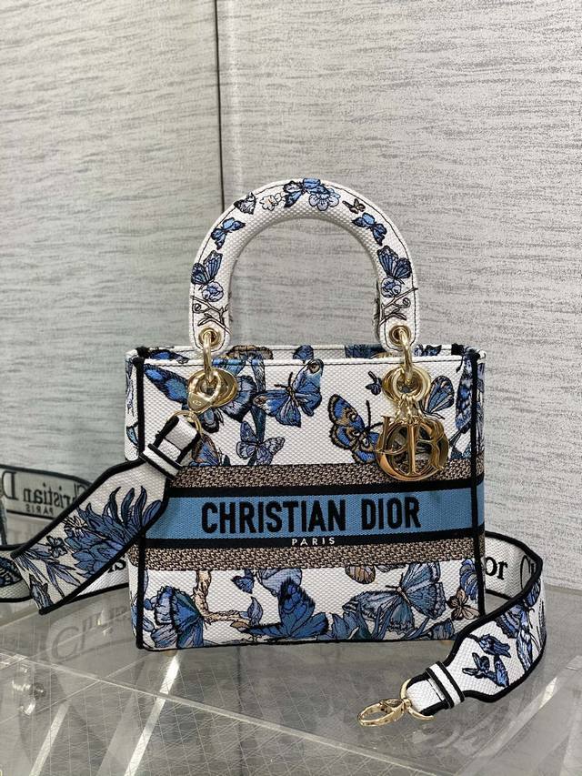 Dior Lady Dior 5-compartment bag in stock. Featuring embroidered butterfly deta