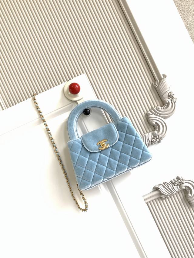 As4416 The super popular Chanel 24A Fall/Winter Velvet Kelly bag is finally here