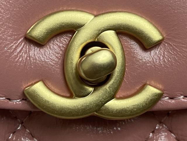 Chane1 24K Kelly Fall/Winter runway hot item is here! imported original leather