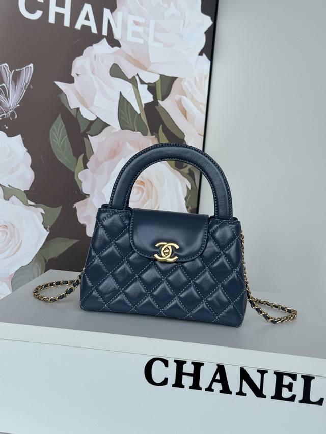 Exquisite Chanel 24 New Arrival! The all-black Chanel Fall/Winter 24 handbag is