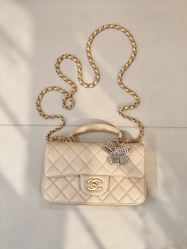 2431 Apricot Lambskin