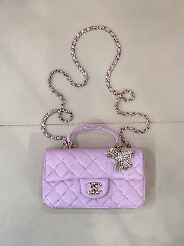 2431 Light purple lambskin leather bag, sweet and romantic color scheme.