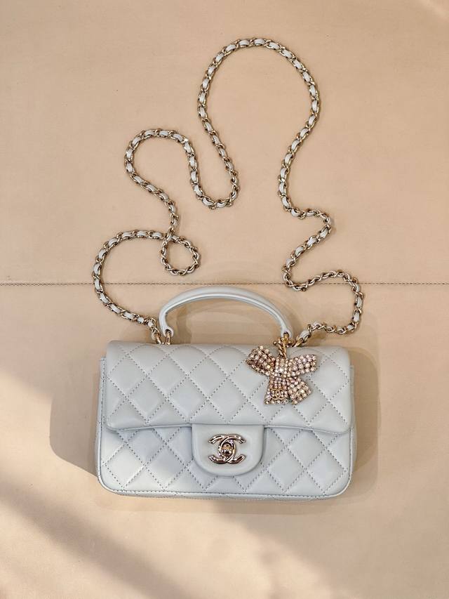 2431 Light blue lambskin