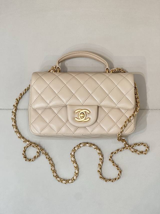 2431 Apricot sheepskin handle