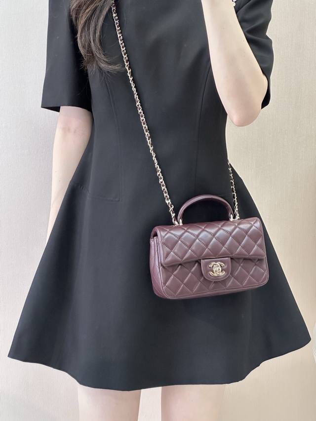 2431 Crimson sheepskin leather handle for upper body