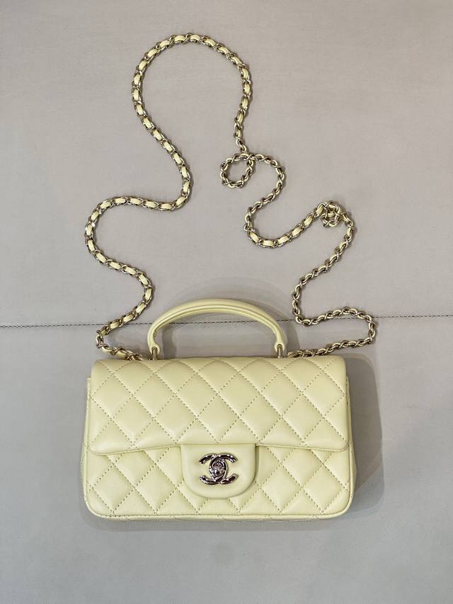 2431 Light yellow sheepskin handle