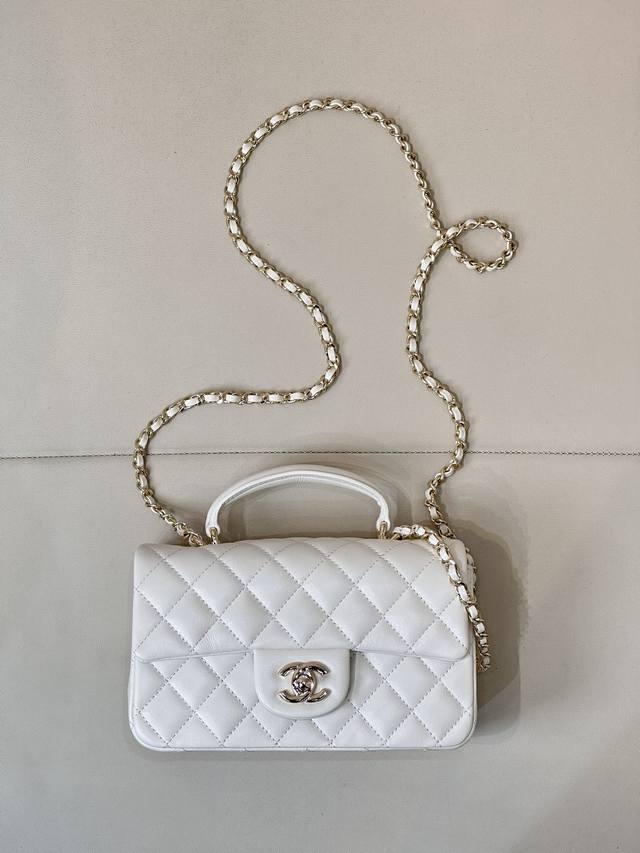 2431 White! Super gentle white, simply the bag of my dreams The most practical b