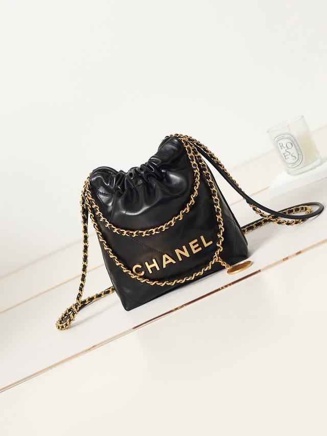p The complete packaging of the Chanel Mini 22 bag is absolutely stunning! Chane