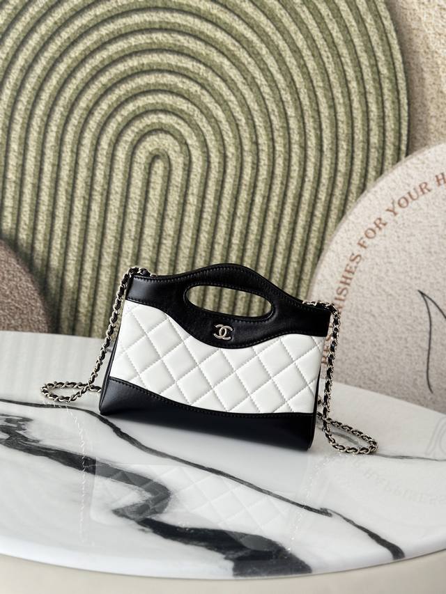 Zp developed Chane124S handcrafted mini 31Bag shopping bag. Sold for RMB. Develo