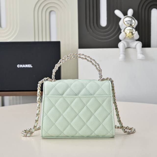 Chanel Spring/Summer Preview Collection, the hottest Kelly leather handle bag of